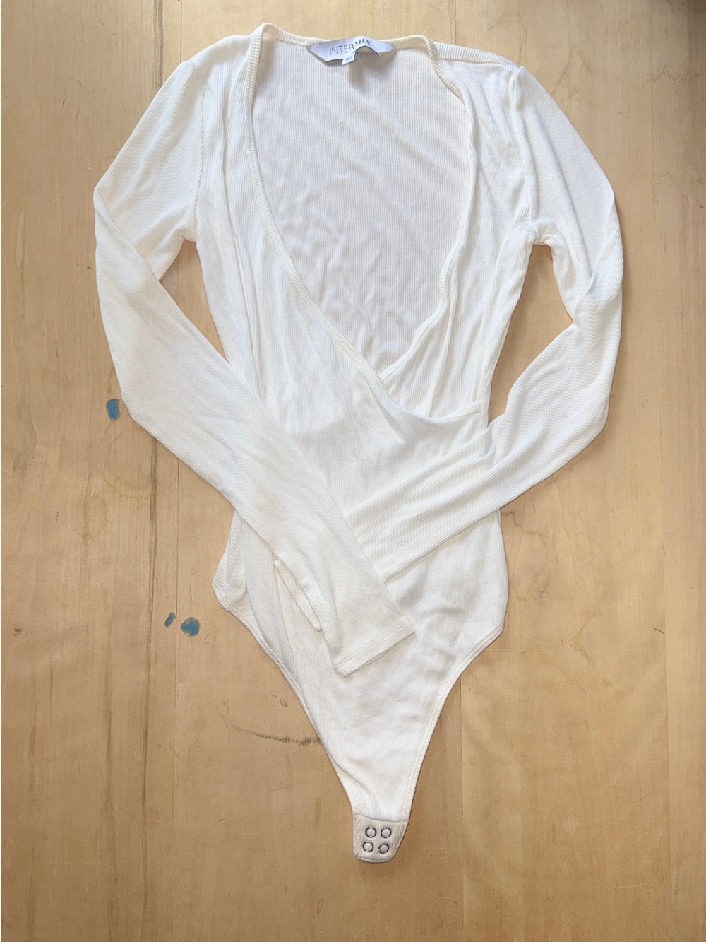 Intermix - White Deep V Neck Cross Long Sleeve Bodysuit -small